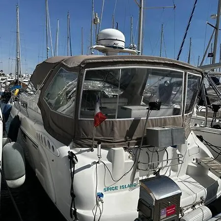 Botel Le Grand Bleu - Ideal Lions